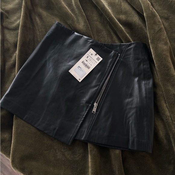 Faux leather wrap skirt - Picture 1 of 1